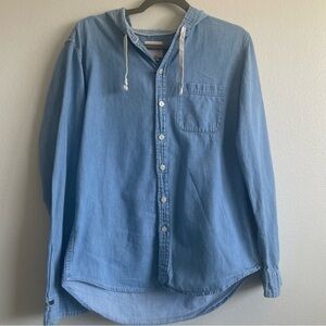 American Eagle Chambray Hoodie Shirt Womens Medium Blue Button Down Lightweight